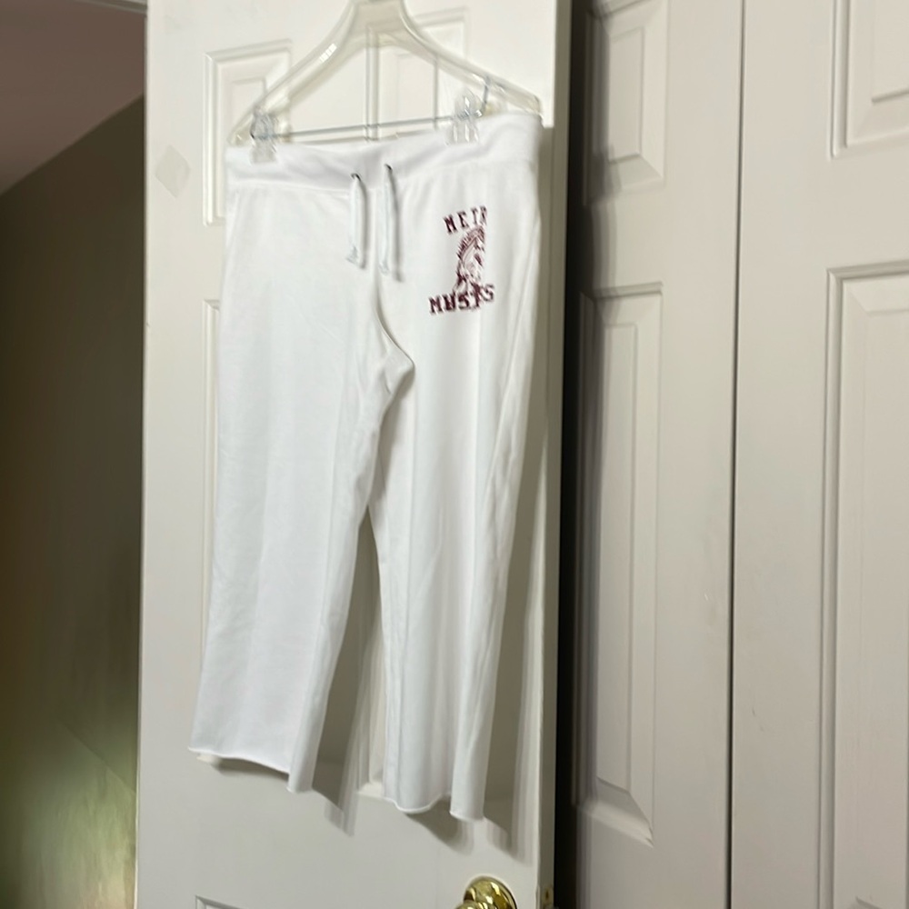 Never been worn junior girl size 11/13 Capri style jogging pants